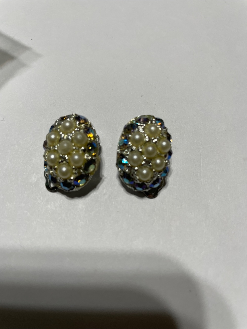 Vintage Pearl Cluster Oval Clip On Earrings w/Iridescent Rhinestone. Ms P